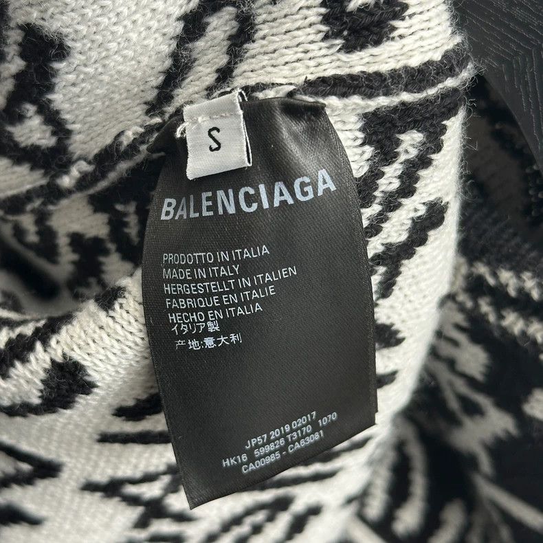 Balenciaga Balenciaga Monogrammed sweater 2502-Nextarrow Size US S / EU 44-46 / 1 - 4 Thumbnail