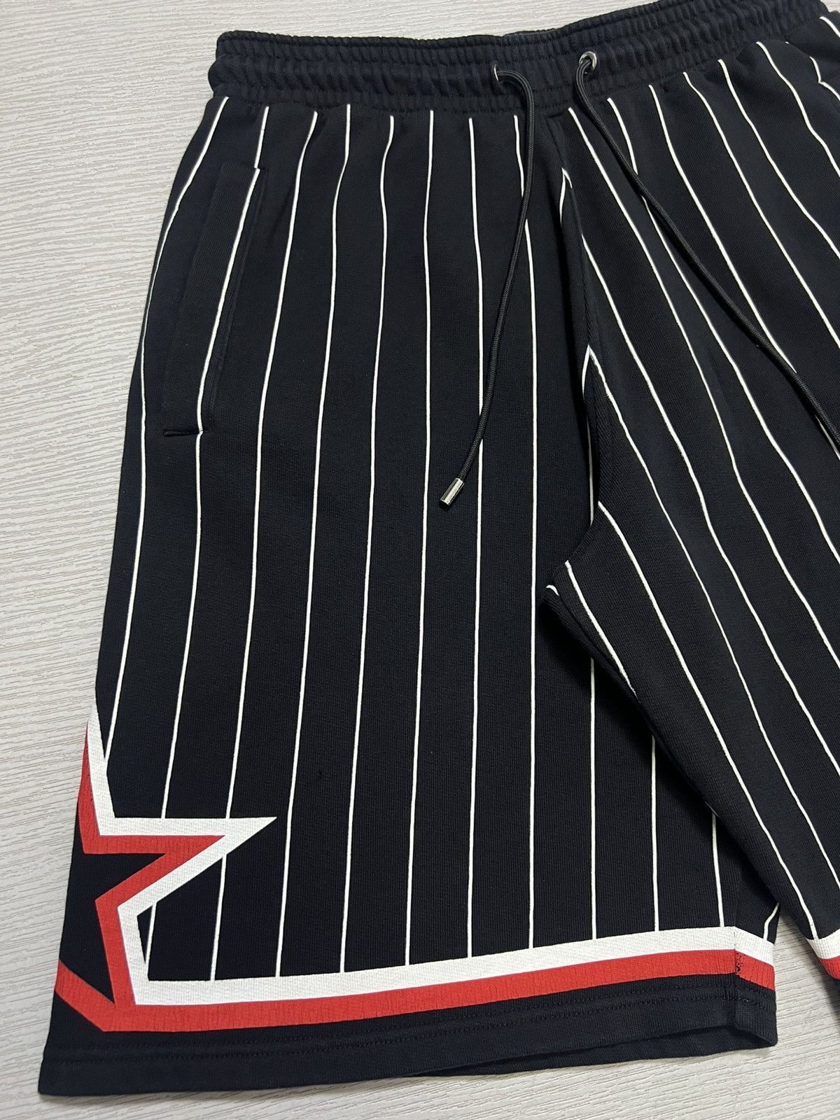 Givenchy Givenchy - Stars Stripe Sweatshorts Size US 30 / EU 46 - 5 Thumbnail