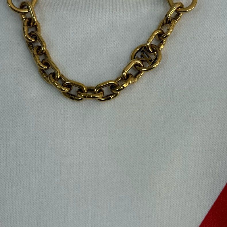 Louis Vuitton Louis Vuitton White monogrammed chain vest 2505-Nextarrow Size US M / EU 48-50 / 2 - 7 Thumbnail