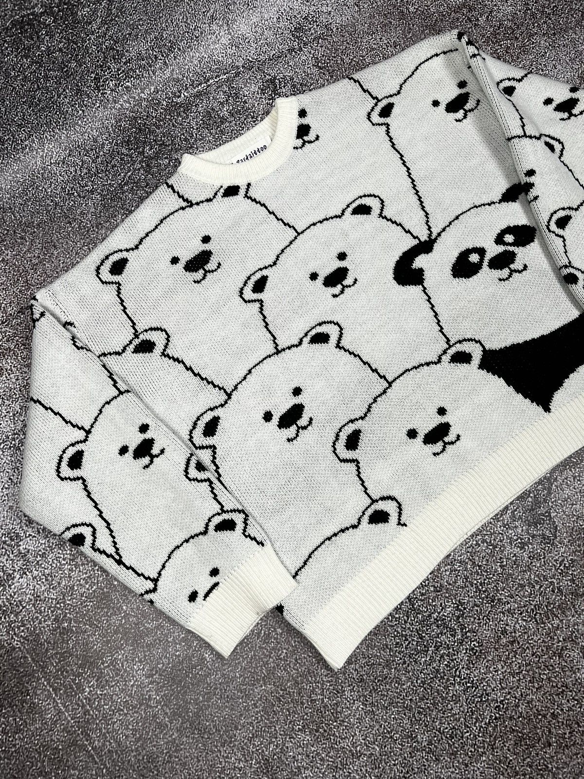 Other Y2K Cool Panda Bear aesthetic knit sweater monogram Size US L / EU 52-54 / 3 - 2 Thumbnail