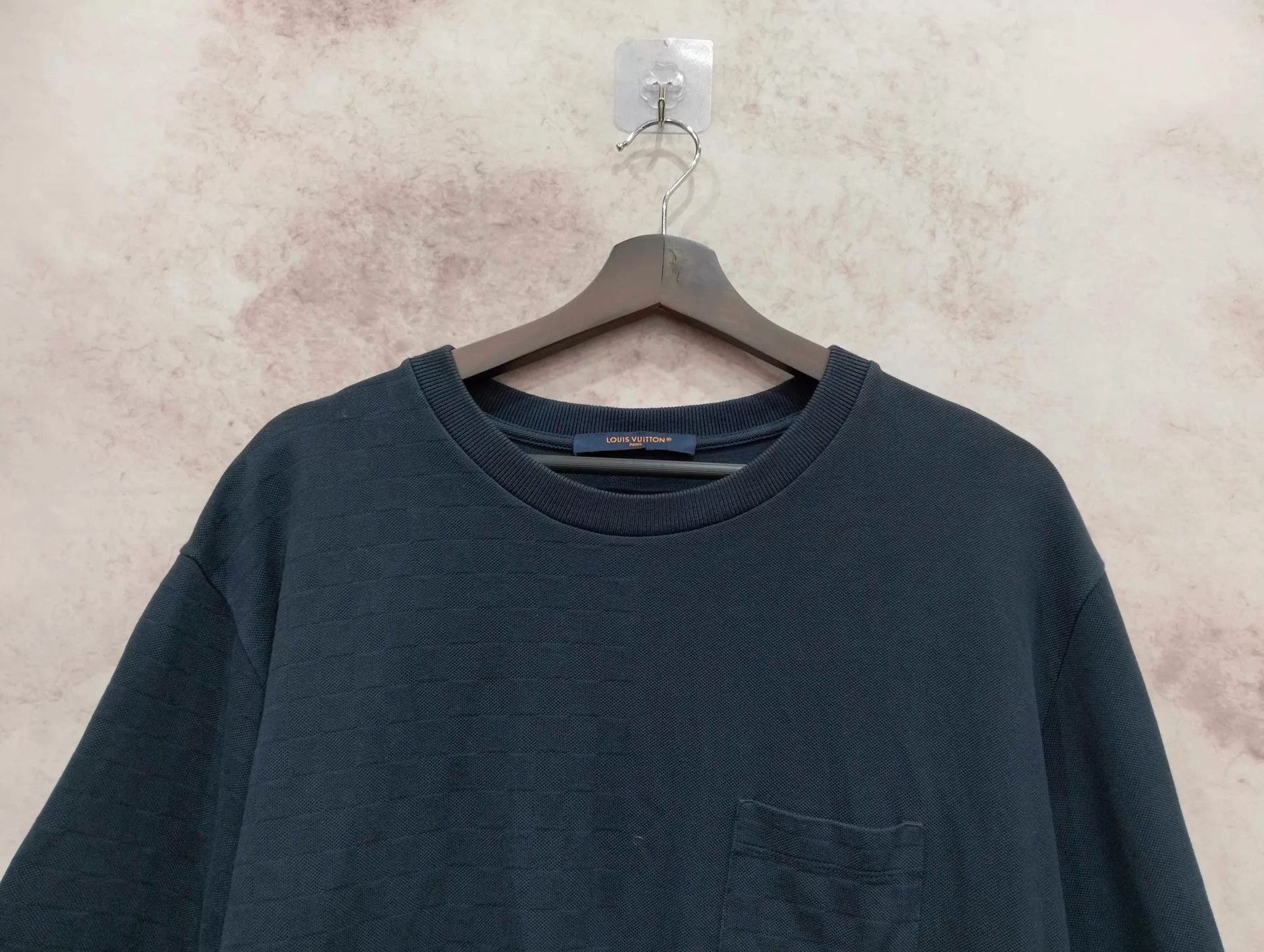 Louis Vuitton LV Pocket Logo White Crewneck Short Sleeve Tee XL Size US XL / EU 56 / 4 - 6 Thumbnail