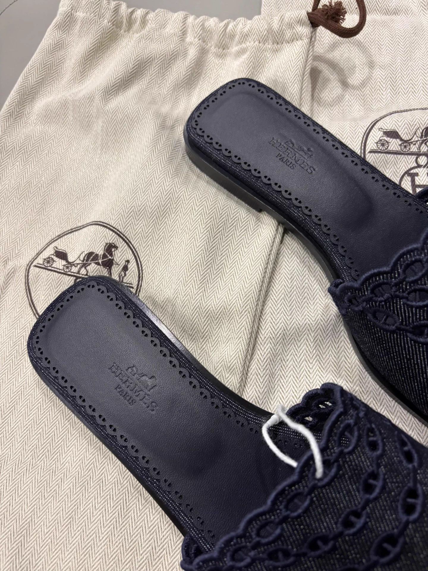 Hermes Hermes Dark Denim Slippers 38 Size US 7 / IT 37 - 3 Thumbnail