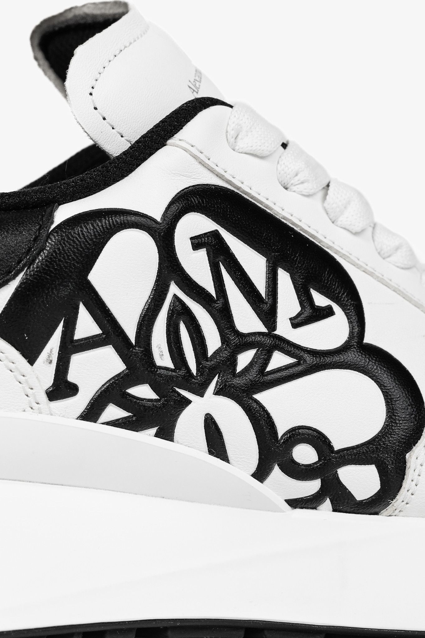 Alexander McQueen Alexander McQueen Sprint Runner White Black Leather Sneakers Size US 8.5 / IT 38.5 - 8 Thumbnail