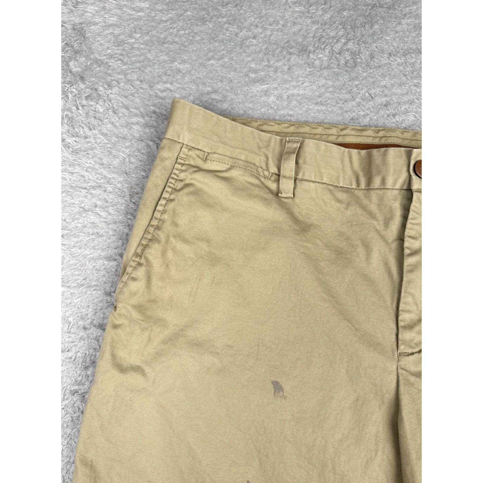 Tommy Bahama Tommy Bahama Shorts Mens 36 Chino Flat Front Zip Fly Casual Beige Paint Stains Size US 36 / EU 52 - 4 Thumbnail