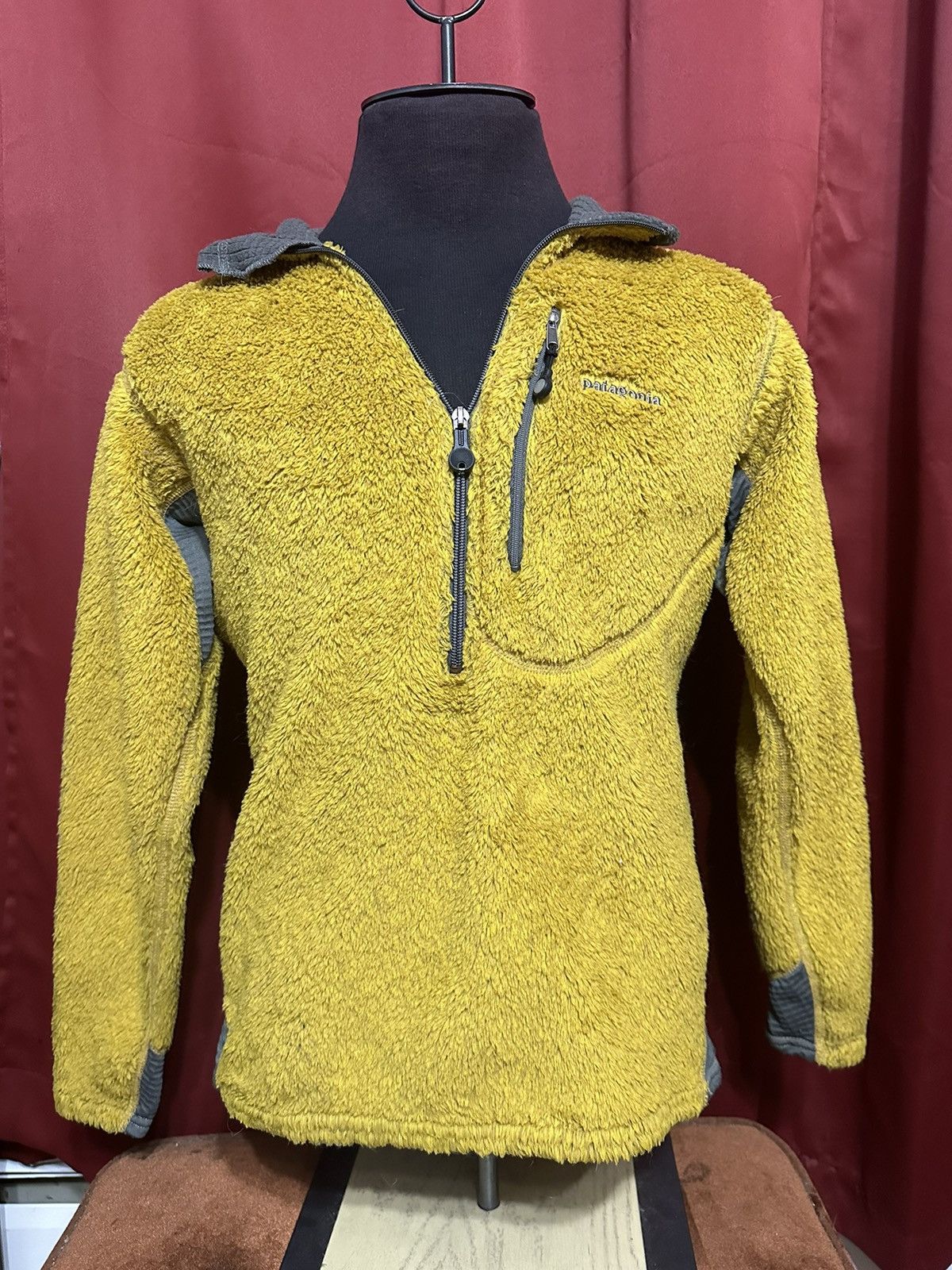 Patagonia Vintage Patagonia Tequila Gold Fleece Pile Outerwear Grail Size US M / EU 48-50 / 2 - 1 Thumbnail