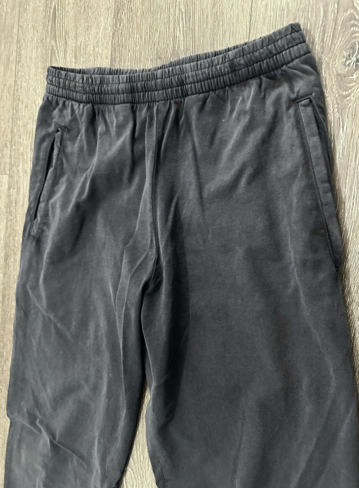 Gap × Yeezy YEEZY GAP POETIC BLACK THIN SWEATPANTS SMALL Size US 30 / EU 46 - 2 Thumbnail