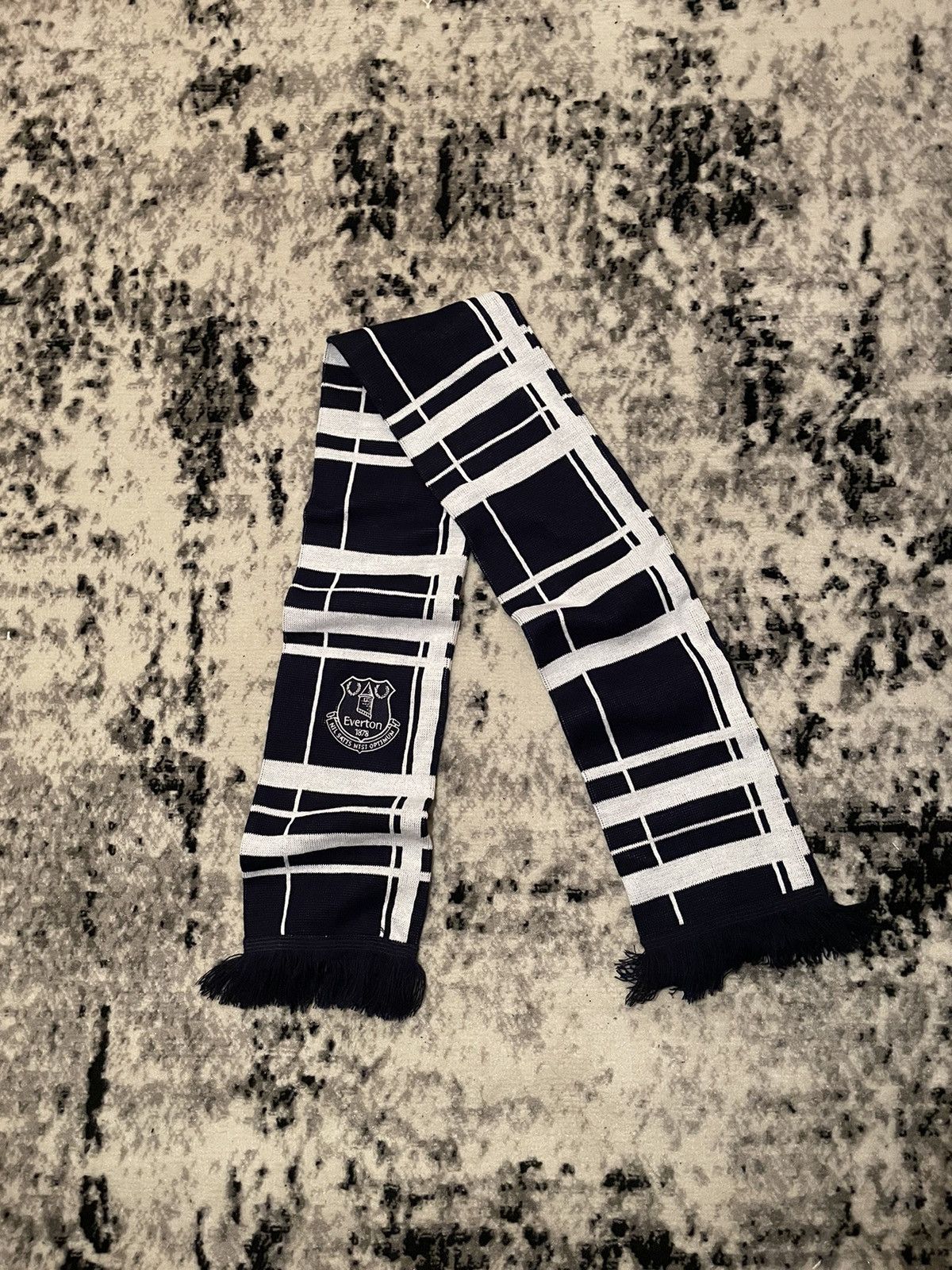 Vintage Everton Vintage Scarf Big Logo Sportswear Fan Soccer Footbal Size ONE SIZE - 1 Thumbnail