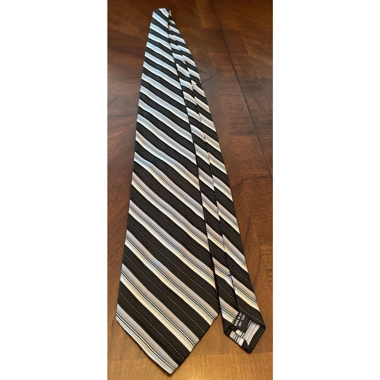 Calvin Klein Calvin Klein Black Gray 100% Silk Made In China Size ONE SIZE - 3 Thumbnail
