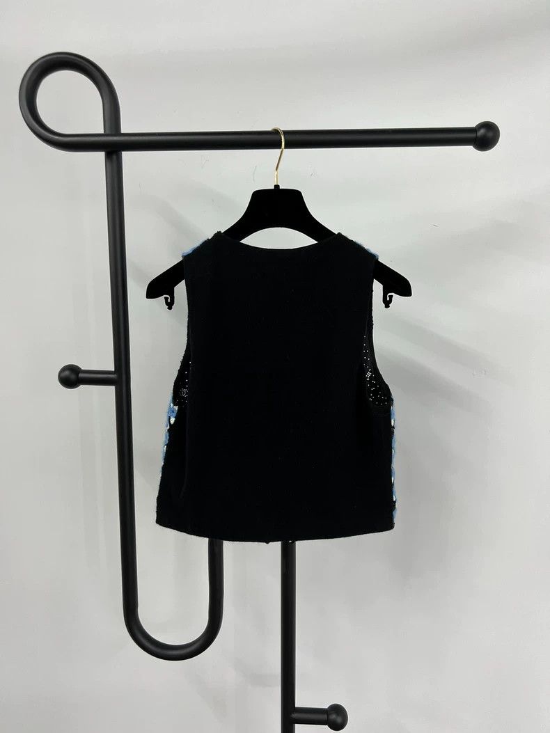 Chanel Chanel 24B blue flower sequin cashmere vest Size XS / US 0-2 / IT 36-38 - 2 Thumbnail
