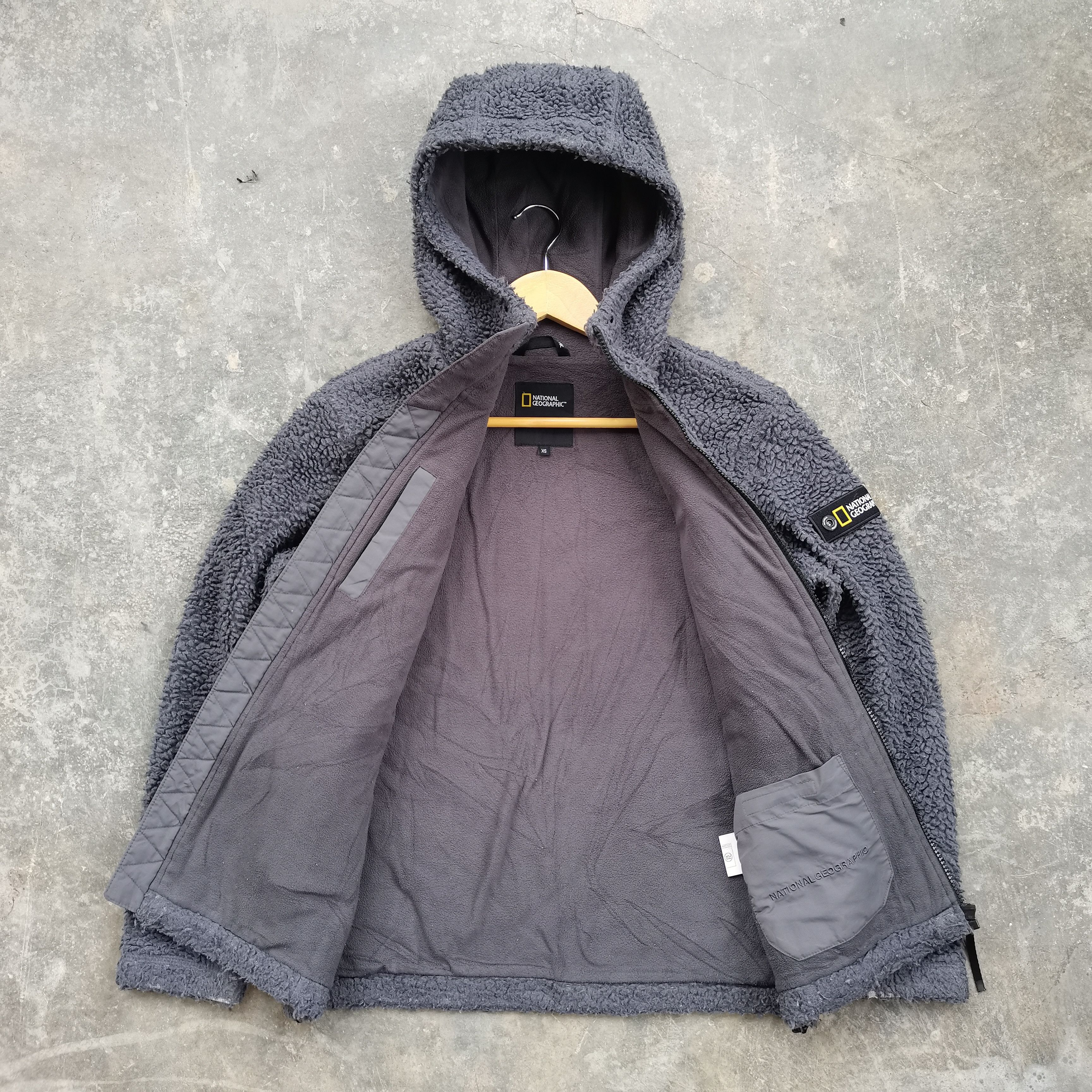 Japanese Brand Send Offer🔥 National Geographic Fleece Hoodie Jacket Size US XS / EU 42 / 0 - 2 Thumbnail