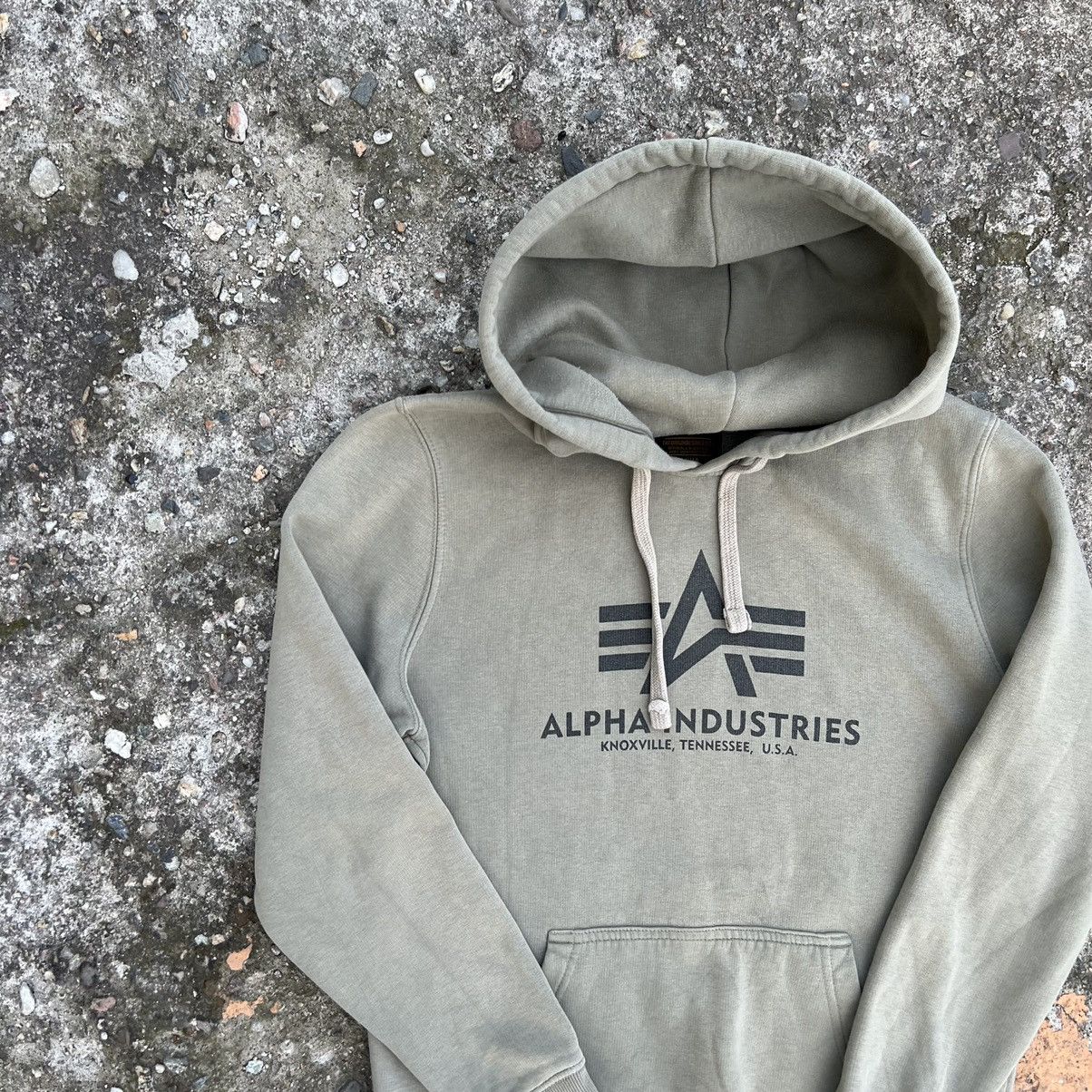 Alpha Industries × Vintage Y2K Black Alpha Industries big logo hoodie 00’s M size Size US M / EU 48-50 / 2 - 3 Thumbnail