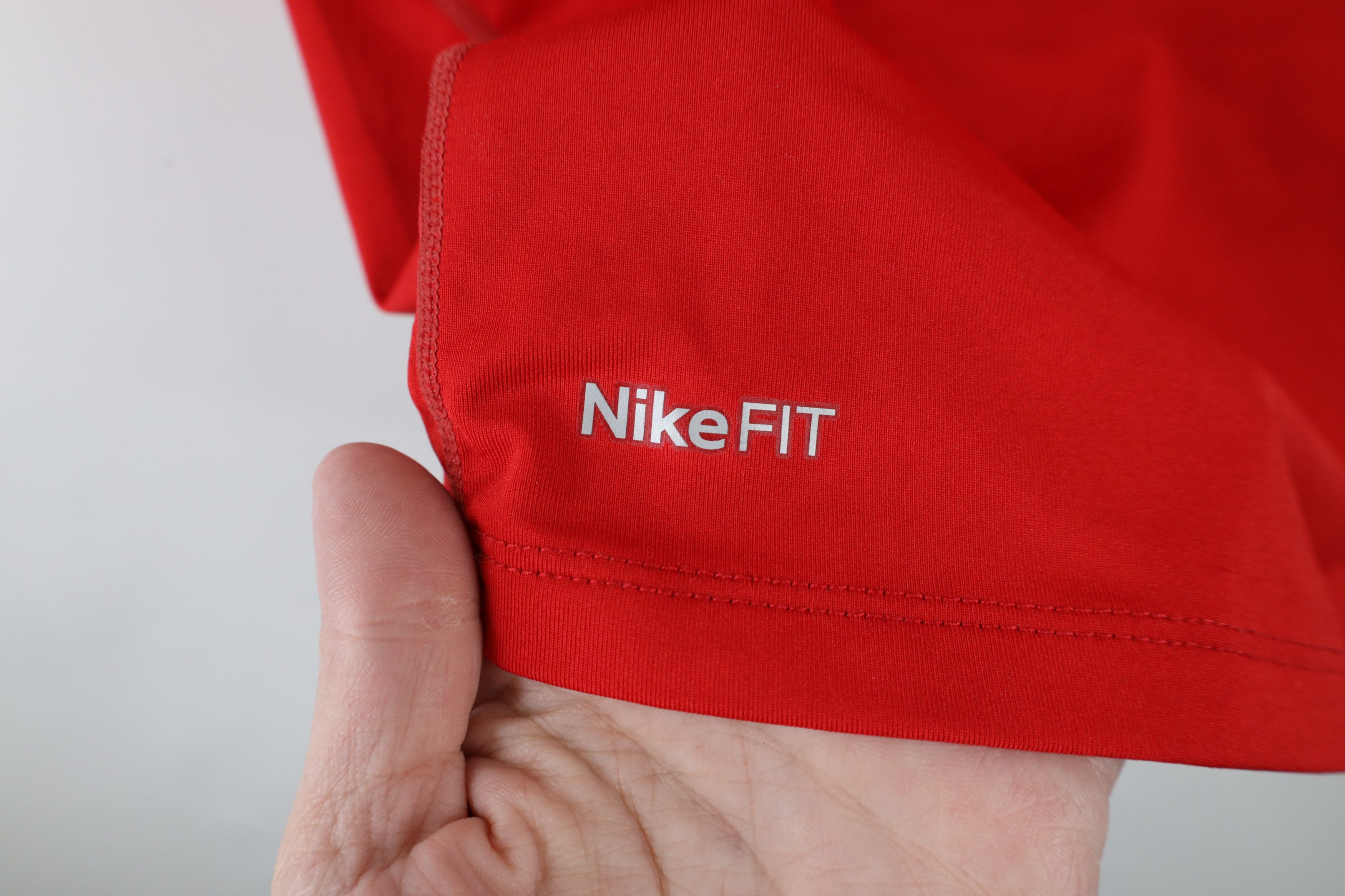 Nike × Vintage Nike Pro Combat Compression Gym Training V-Neck T-Shirt Red Size S / US 4 / IT 40 - 6 Thumbnail