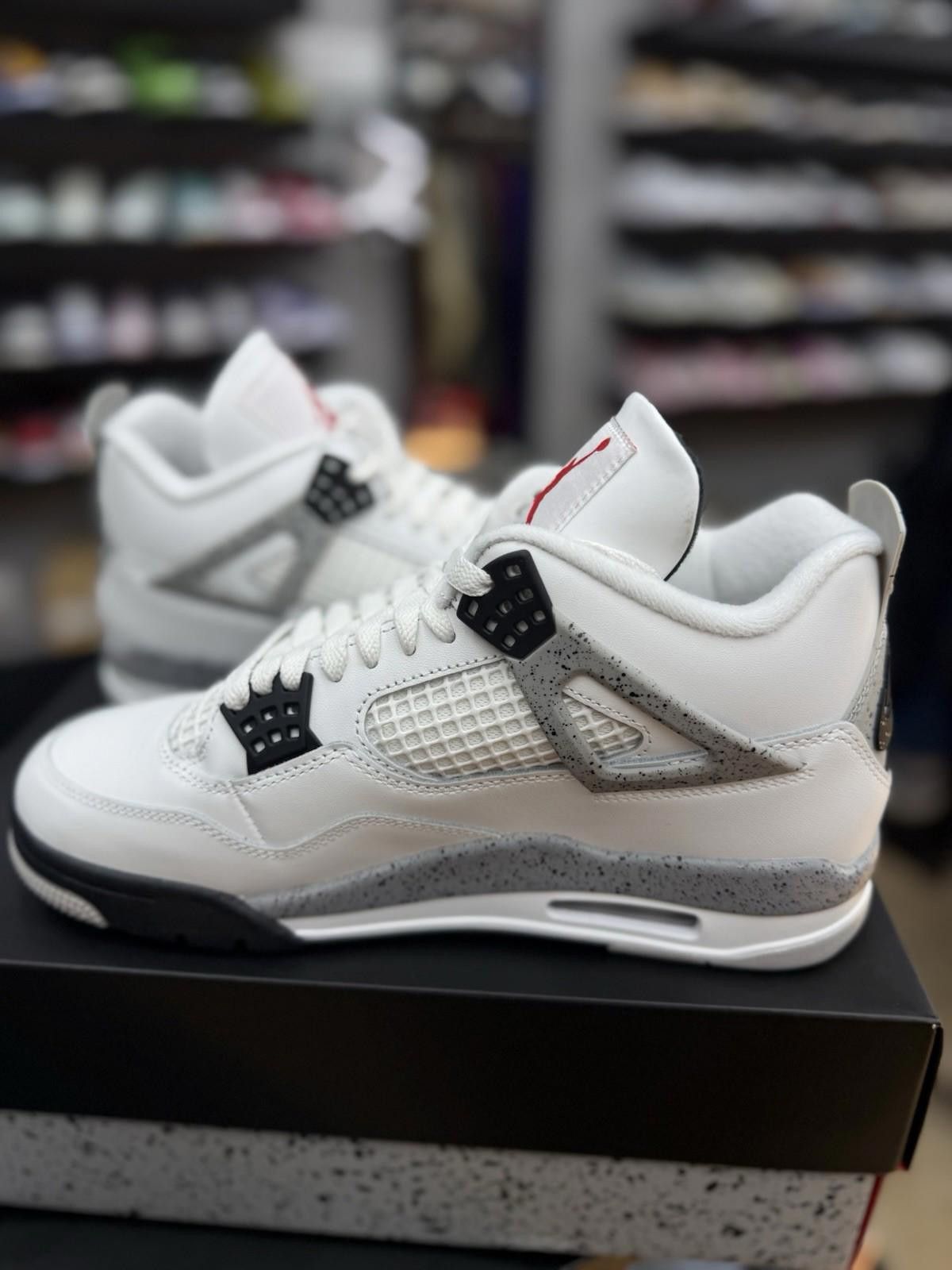 Jordan Brand DS Air Jordan 4 Retro OG 2025 White Cement Size 8.5 Men’s Size US 8.5 / EU 41-42 - 6 Thumbnail