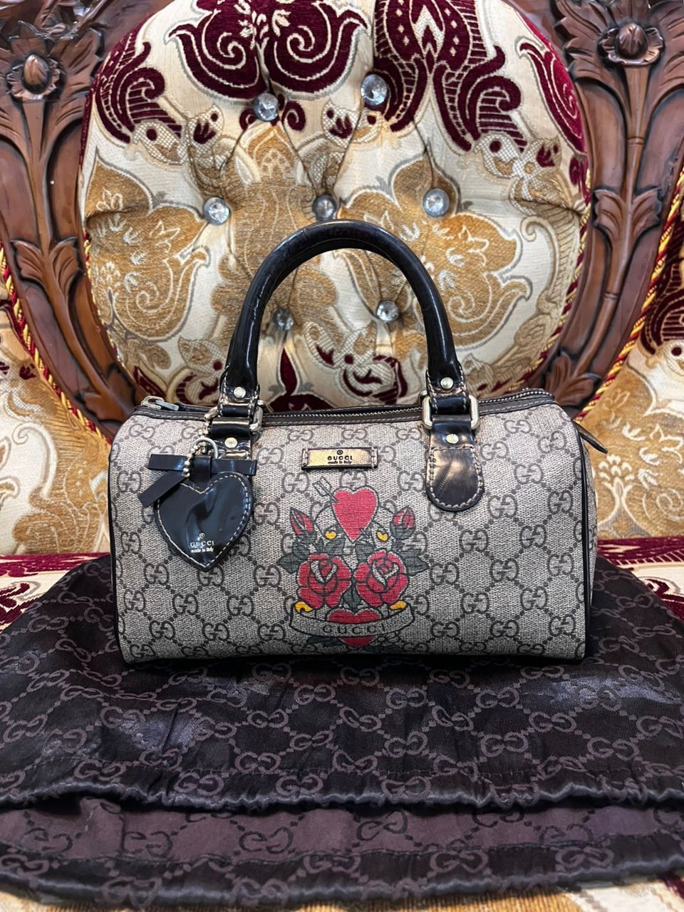 Gucci Authentic Gucci Beige Ebony Heart Tattoo GG Supreme Small Size ONE SIZE - 1 Thumbnail