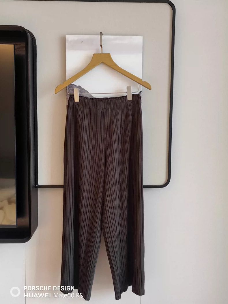 Issey Miyake Issey Miyake size:3 Chocolate-colored pleated pants Size 42" / US 20 - 2 Thumbnail