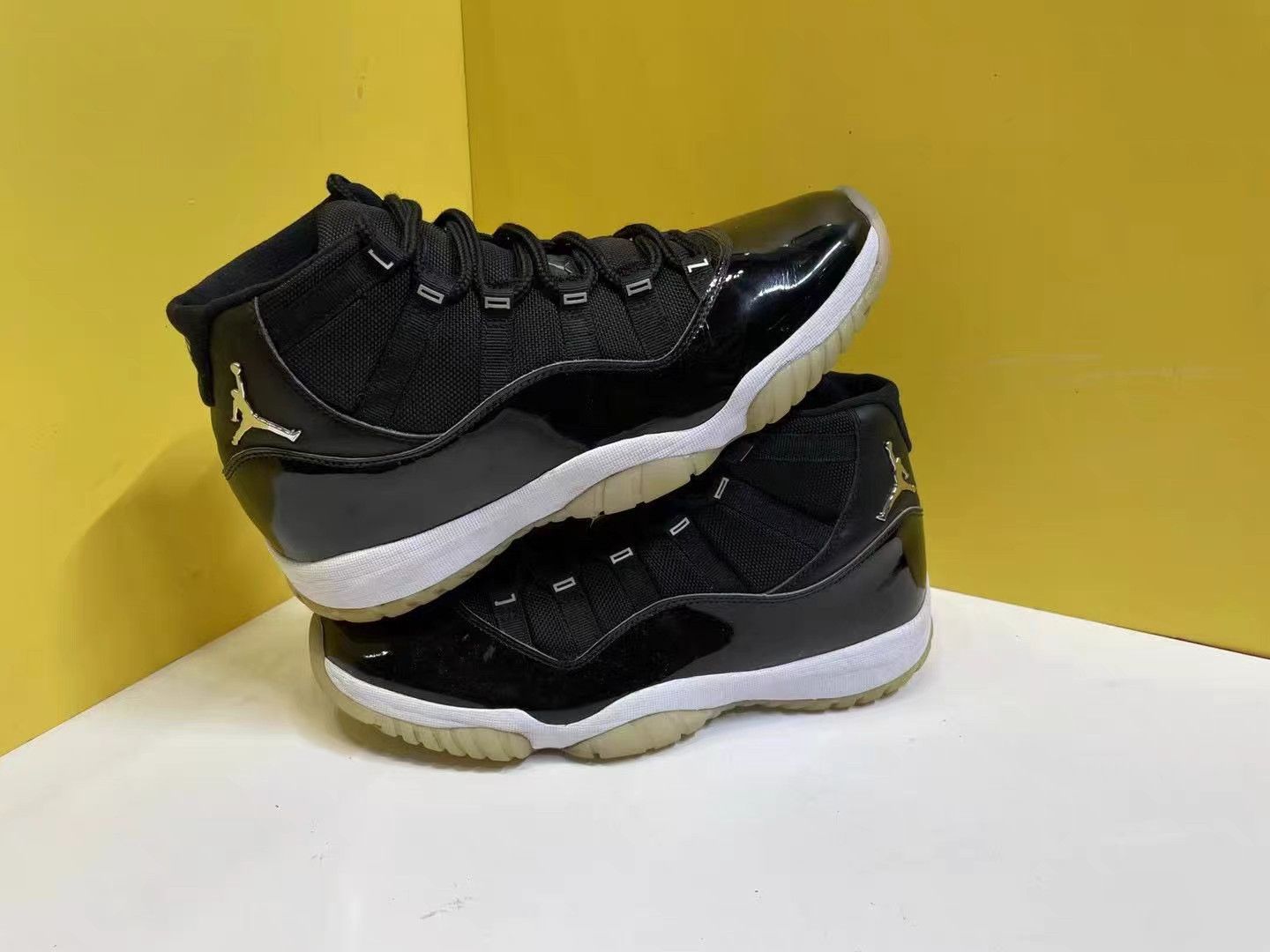 Jordan Brand Air Jordan 11 Retro Black/Silver "72-10" K15 Size US 11.5 / EU 44-45 - 4 Thumbnail