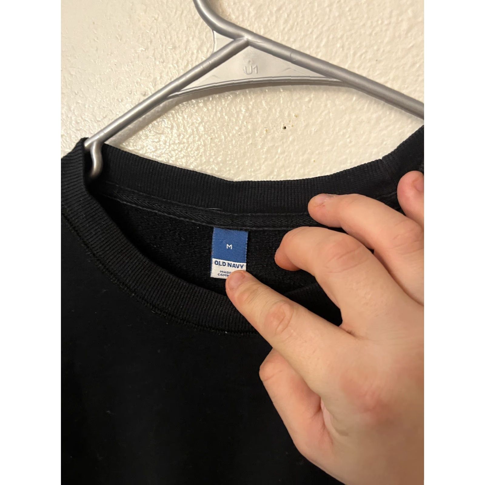Old Navy Old Navy Women's Black Solid Sweatshirt Size M Slits Hem Size M / US 6-8 / IT 42-44 - 2 Thumbnail