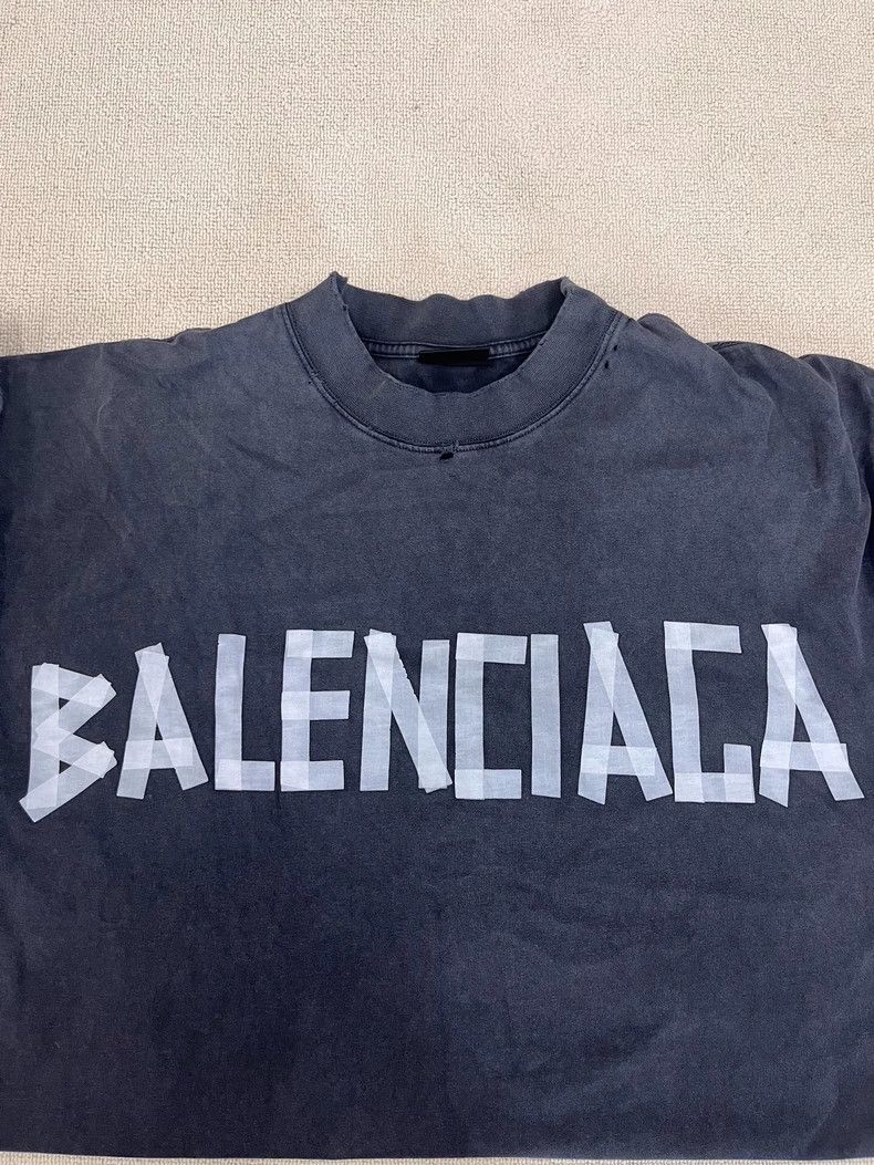 Balenciaga Balenciaga Logo Crew Neck Shoulder Short Sleeve Tee Size US S / EU 44-46 / 1 - 3 Thumbnail