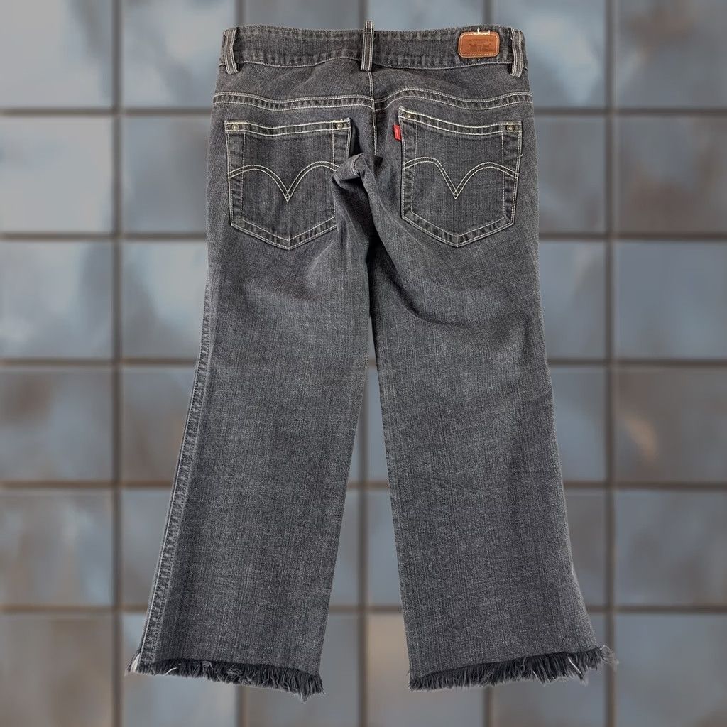 Levi's LEVIS Jeans WOMENS 7M BLACK CUT OFF Denim Size 28" / US 6 / IT 42 - 1 Thumbnail