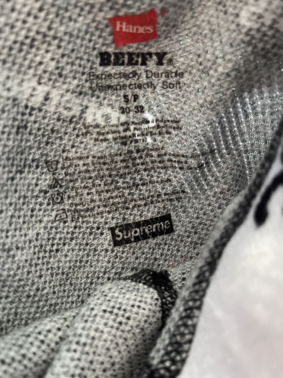 Hanes × Supreme SUPREME X HANES THERMAL PANTS BLACK LOGO PRINTS Size US 26 / EU 42 - 10 Thumbnail