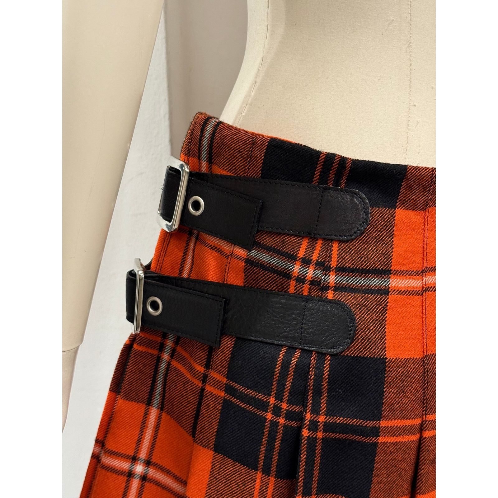 Dolce & Gabbana A/W2003 Dolce & Gabbana bondage tartan skirt Size 28" / US 6 / IT 42 - 7 Thumbnail