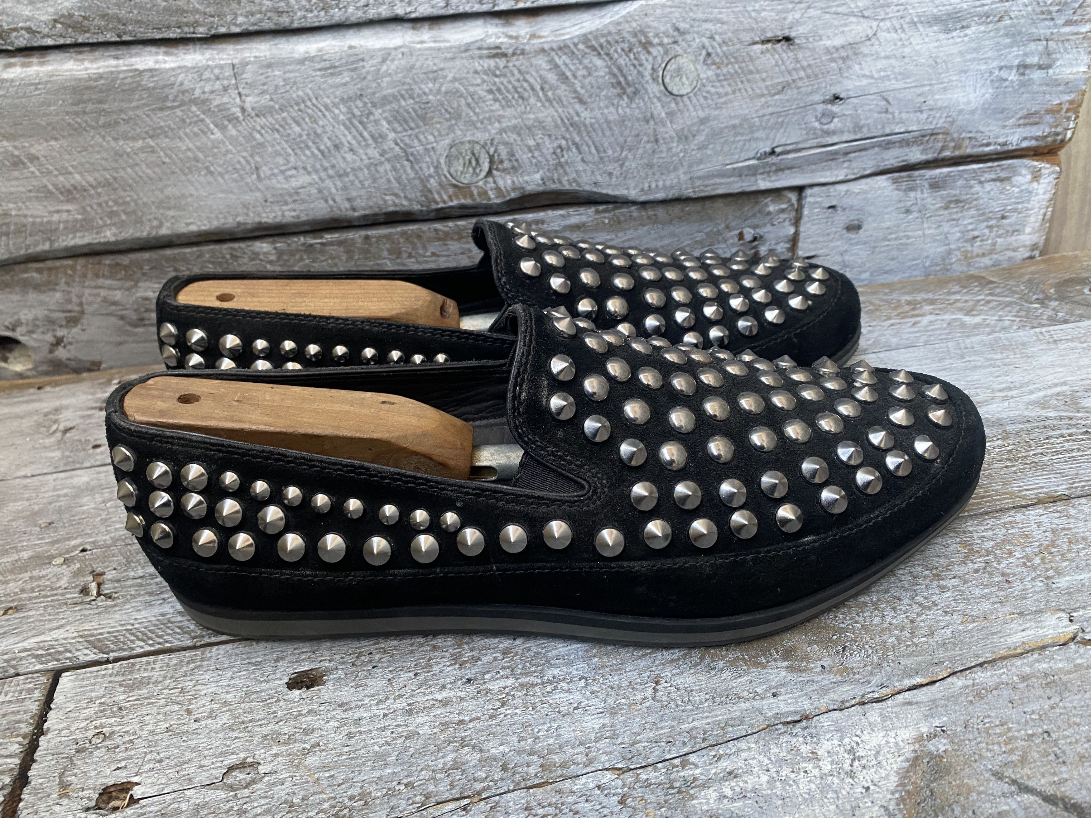Prada Prada studded,spiked slip on leather shoes Size US 8 / EU 41 - 7 Thumbnail