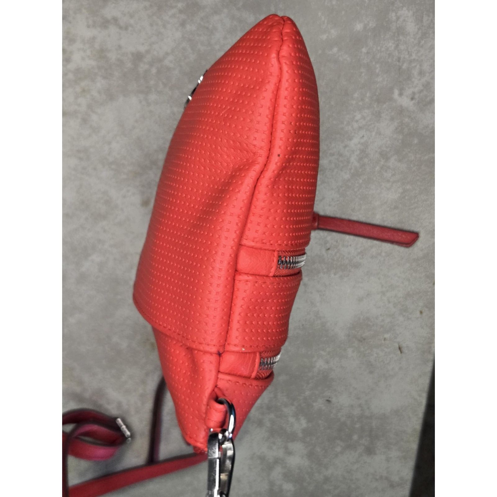 Jessica Simpson Jessica Simpson red leather zipper front pocket crossbody Size ONE SIZE - 5 Thumbnail