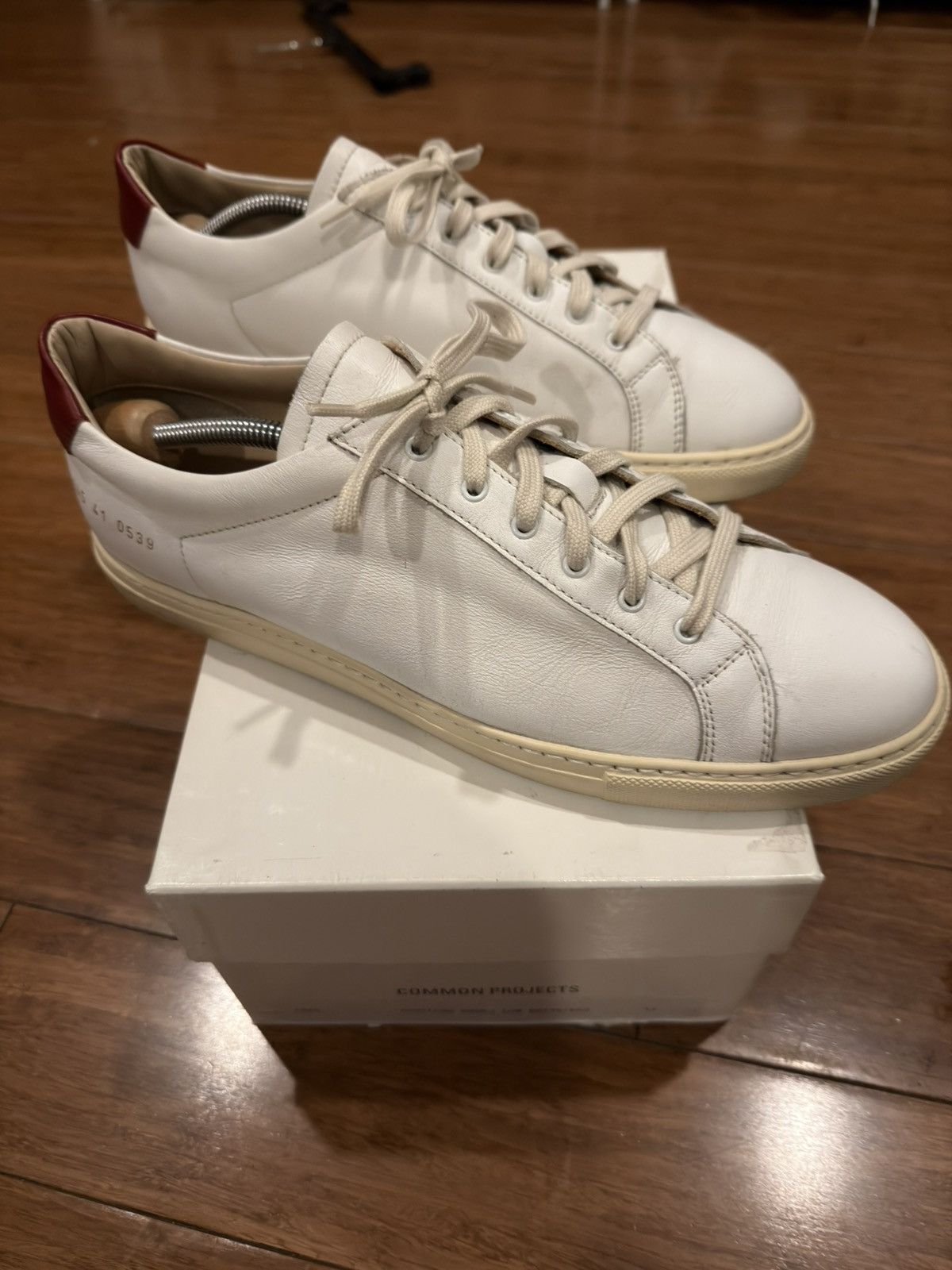 Common Projects Common projects achillies retro low white/red Size US 8 / EU 41 - 1 Thumbnail