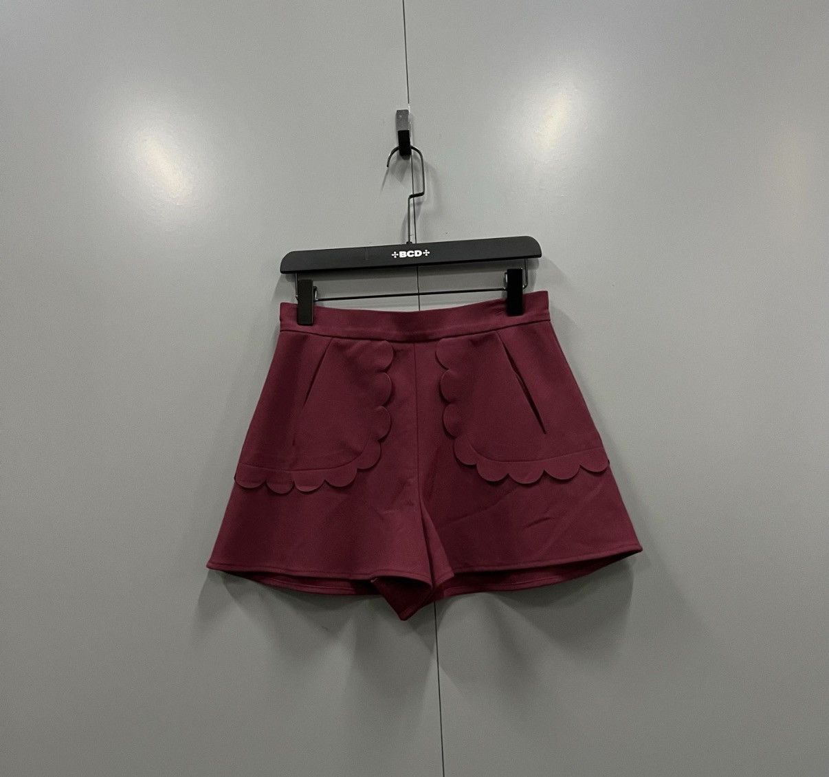 Valentino Valentino Burgundy Pocket Lace Trim Shorts J41 Size 30" / US 8 / IT 44 - 1 Thumbnail