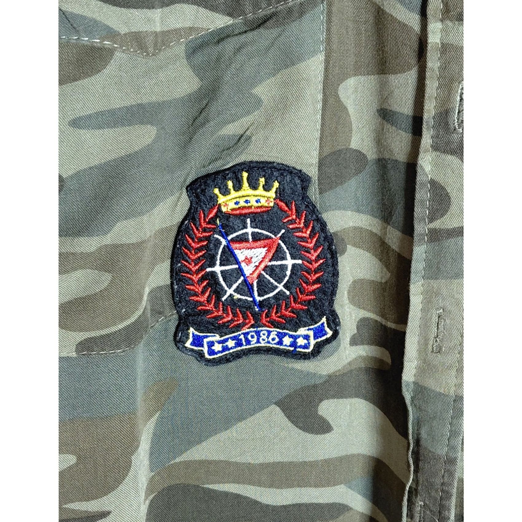 New Look New Look Camouflage Patch Jacket Long Sleeve Collared Women Size M Size M / US 6-8 / IT 42-44 - 3 Thumbnail