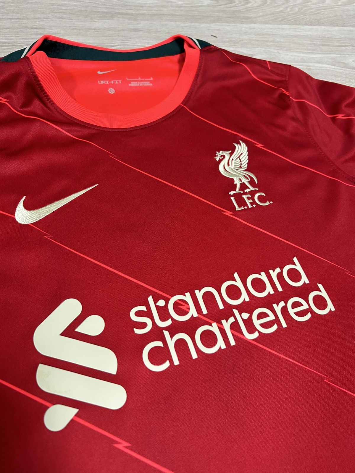 Nike Liverpool 2021/22 Home Football Shirt Nike Soccer Jersey Size US L / EU 52-54 / 3 - 7 Thumbnail