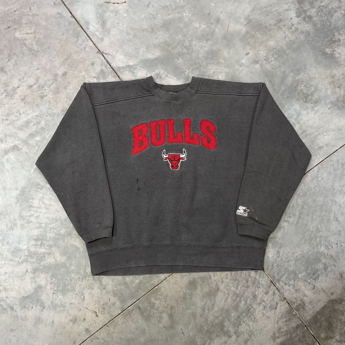 image of Vintage Starter Chicago Bulls Crewneck Sweatshirt Boxy Faded in Faded Black, Men's (Size Large)