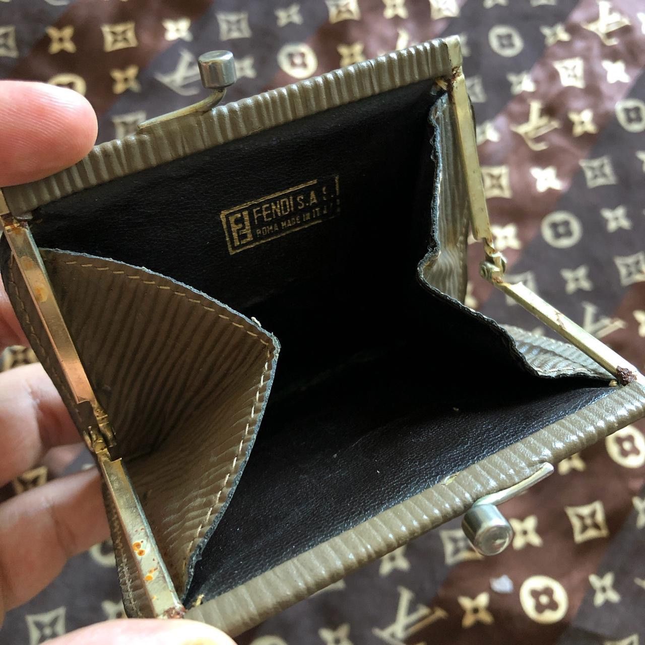 Fendi Vintage 80s FENDI coin purse Size ONE SIZE - 3 Thumbnail