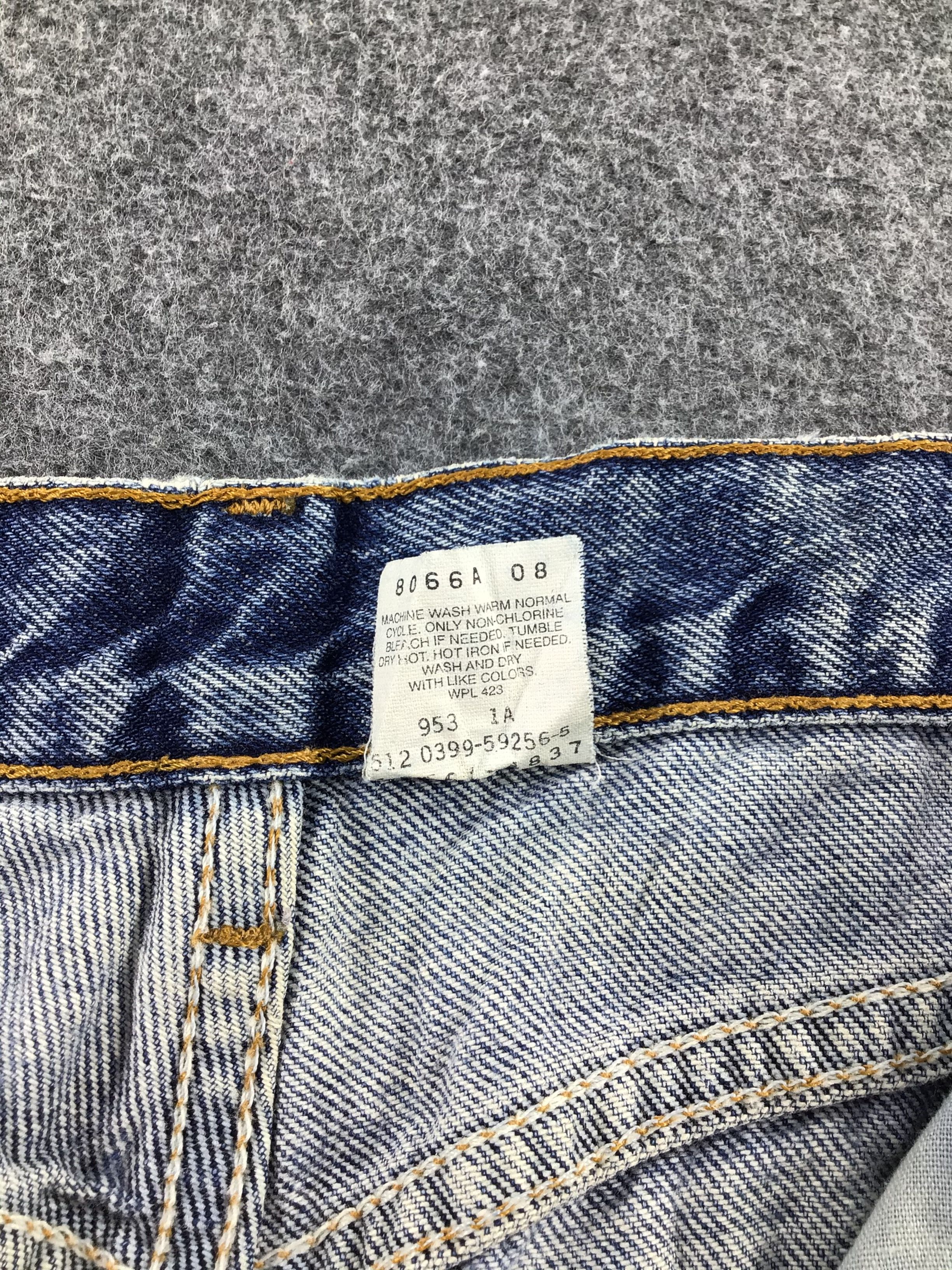 Levi's Vintage 90s Levi's 560 Jeans Faded Blue Denim KJ180A Size US 32 / EU 48 - 11 Thumbnail