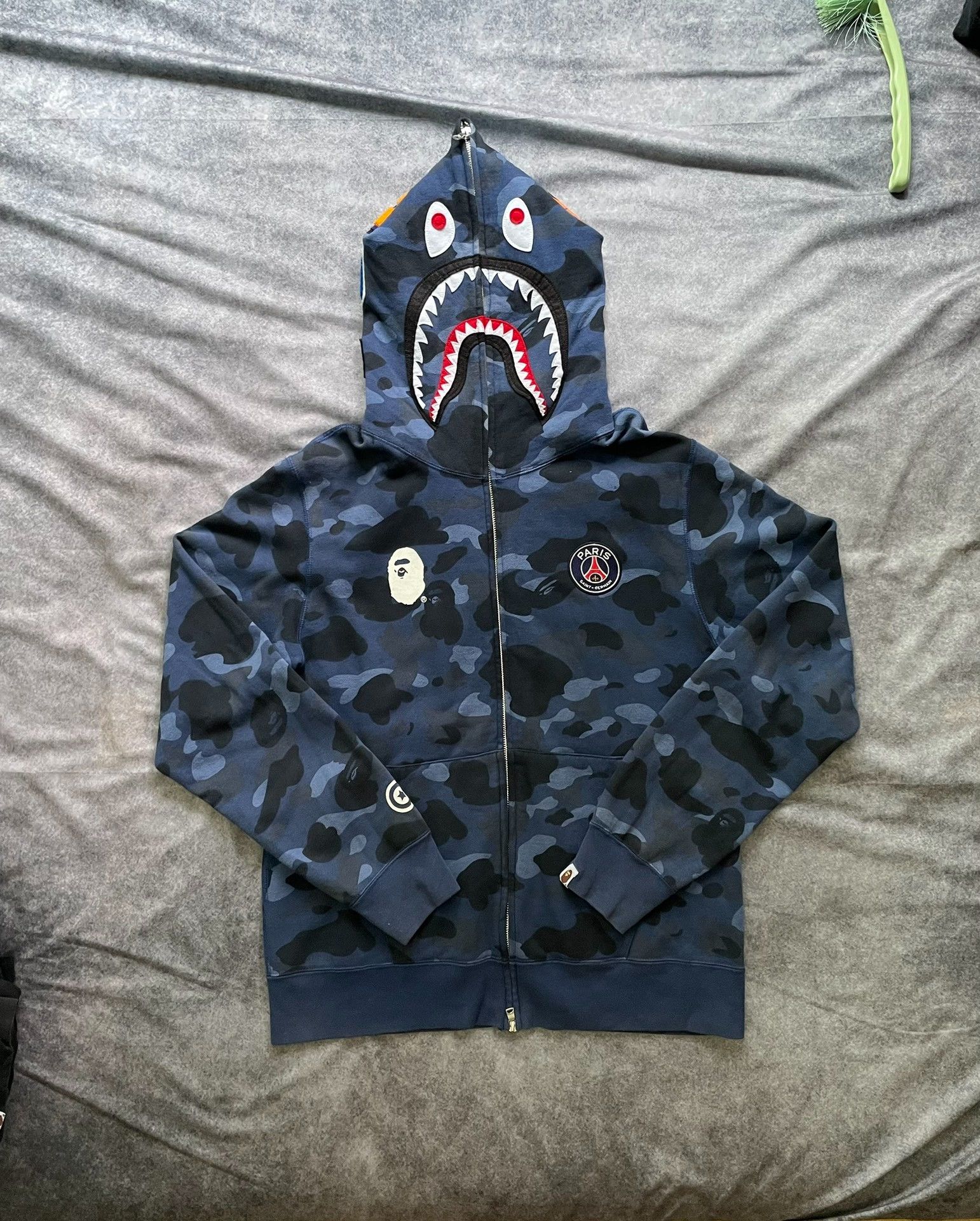 Bape Bape P G Multi Shark Sweatshirt Size US XL / EU 56 / 4 - 1 Thumbnail