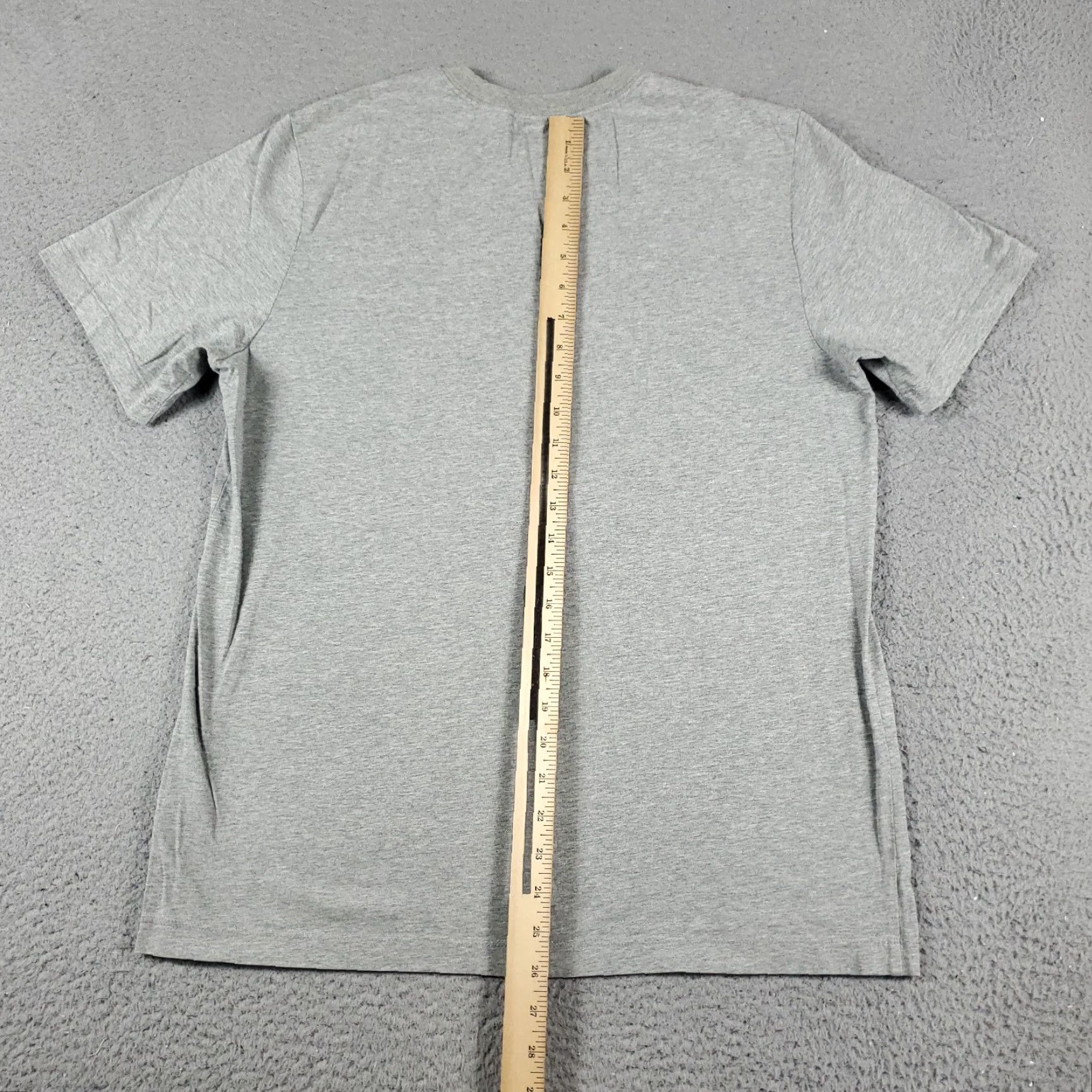 Nike Nike T Shirt Mens Large Gray Swoosh Casual Short Sleeve Adult L White? Gray? Size US L / EU 52-54 / 3 - 6 Thumbnail