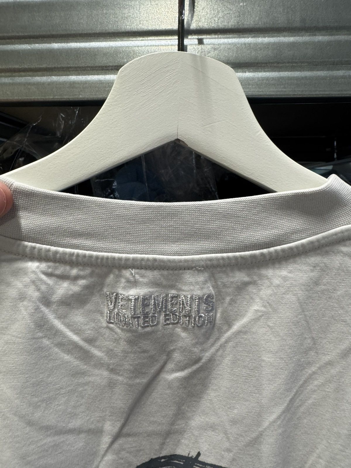Vetements Vetements Worldtour T-Shirt NEW 800$ Size US M / EU 48-50 / 2 - 6 Thumbnail