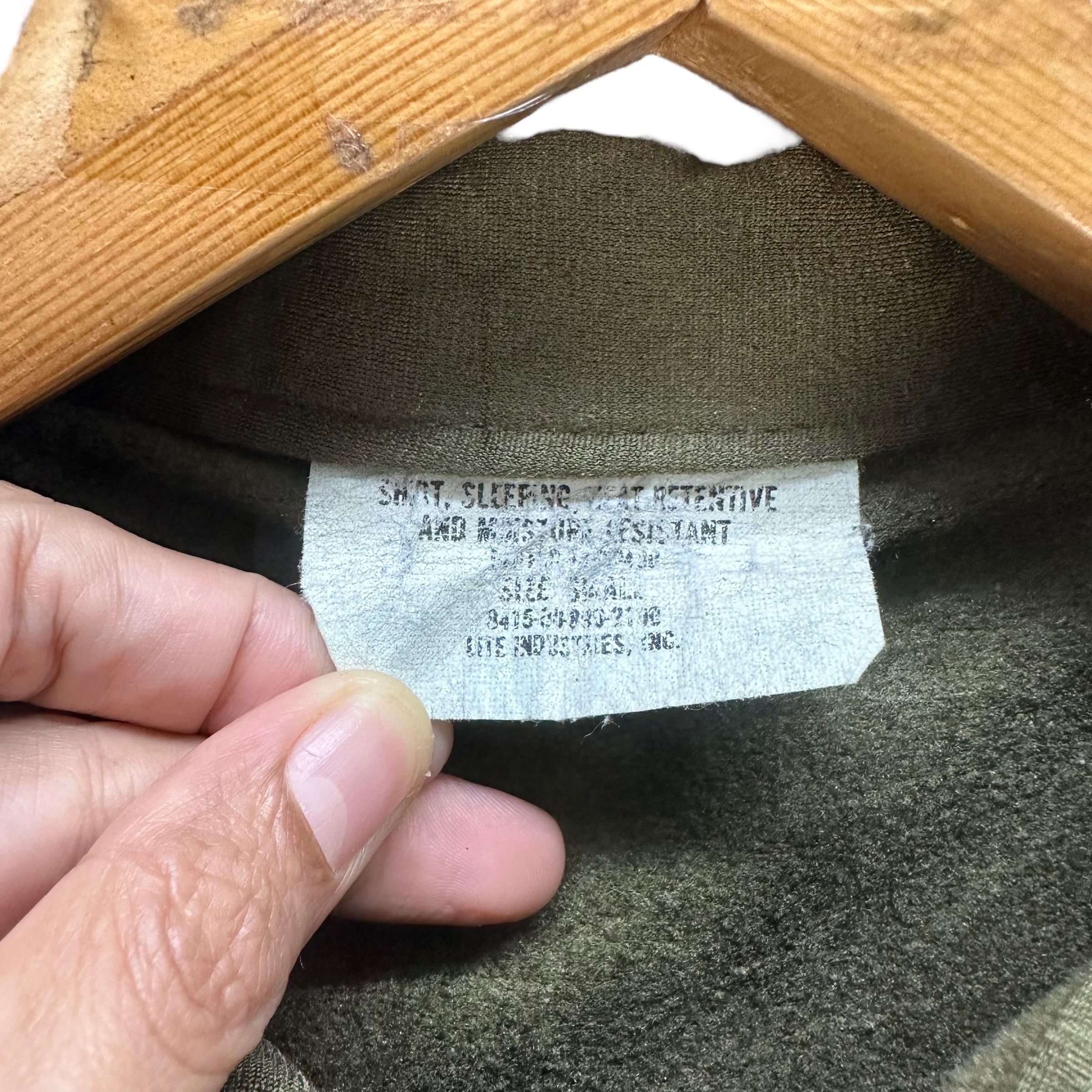 Other VINTAGE MILITARY HEAT SHIRT OLIVE GREEN #7939-191 Size US S / EU 44-46 / 1 - 6 Thumbnail