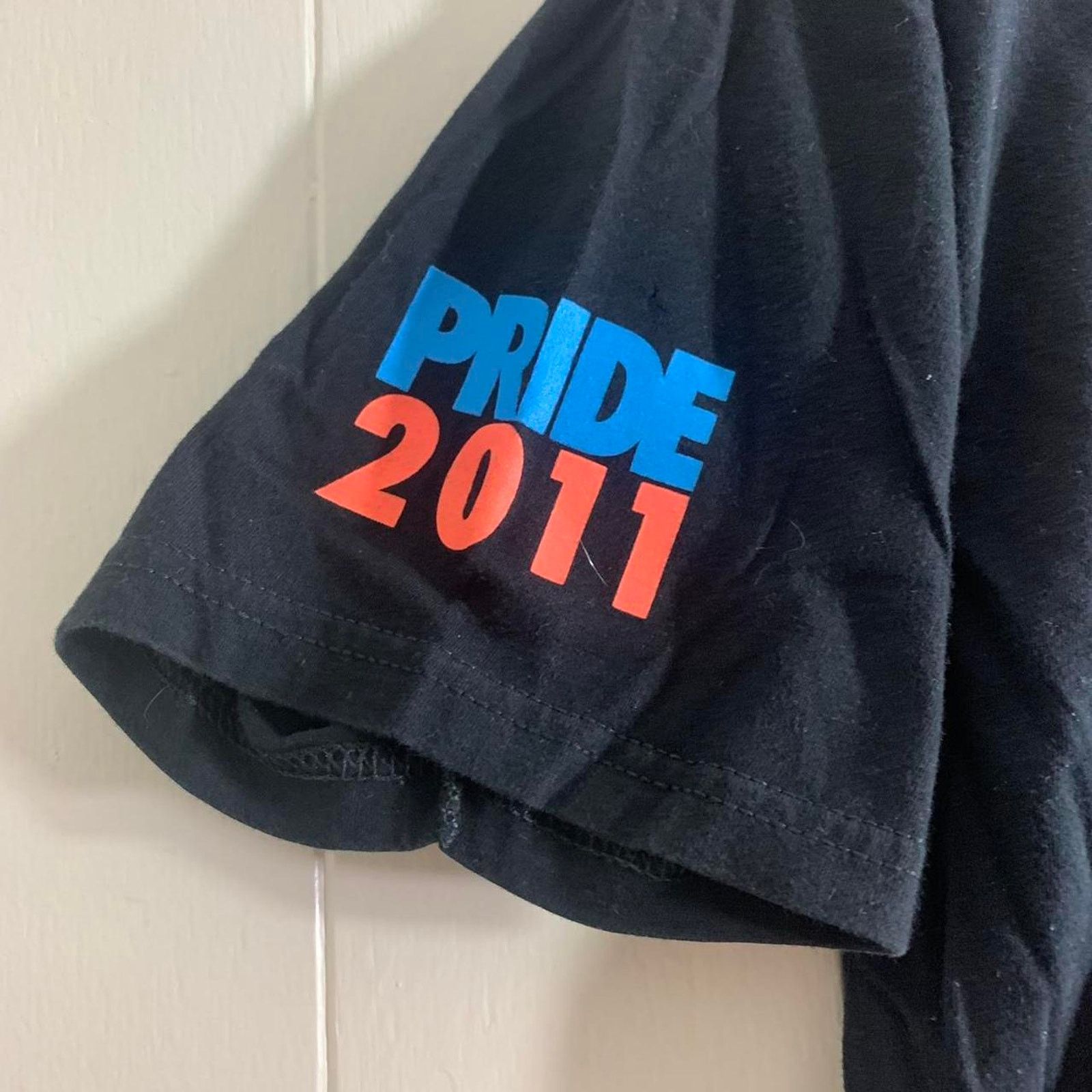 Nike vintage Y2K 2011 TEAM NIKE GAY PRIDE swoosh tee shirt LARGE Size US L / EU 52-54 / 3 - 4 Thumbnail