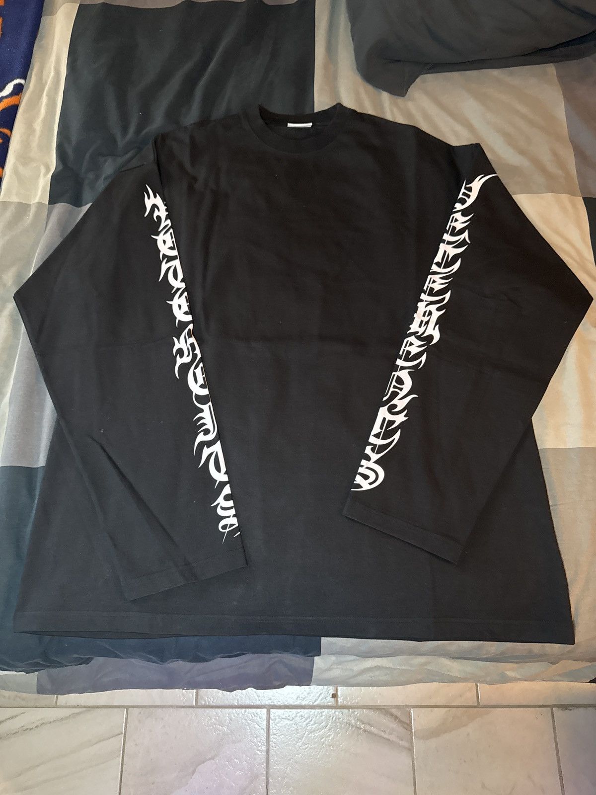 Vetements VETEMENTS Gothic Logo Long Sleeve OVERSIZED Small Black