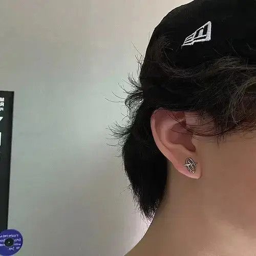 Other Fashion Oval Titanium Stud Earrings Size ONE SIZE - 2 Thumbnail