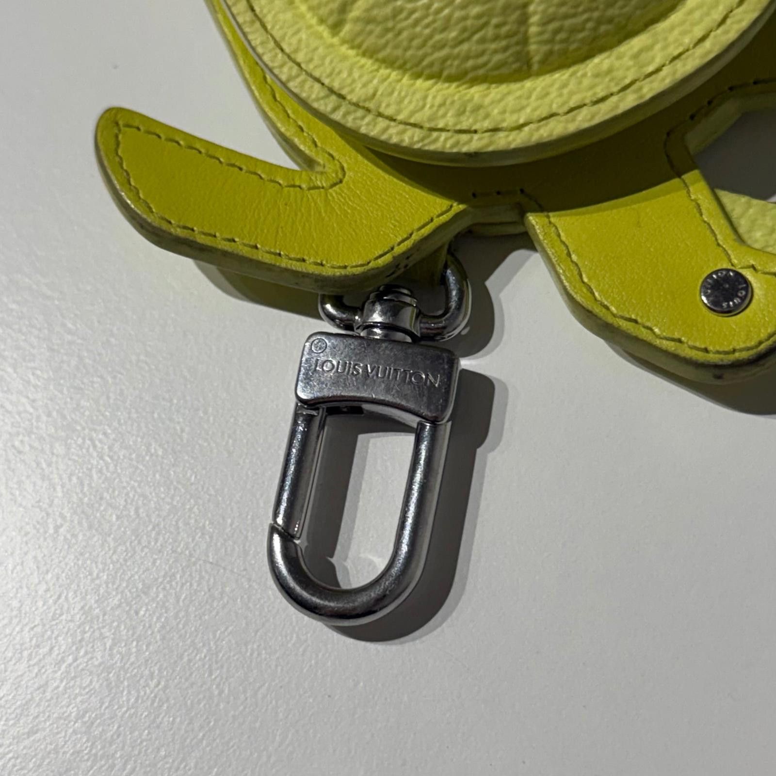 Louis Vuitton Louis Vuitton Leather Turtle Bag Charm Size ONE SIZE - 11 Thumbnail