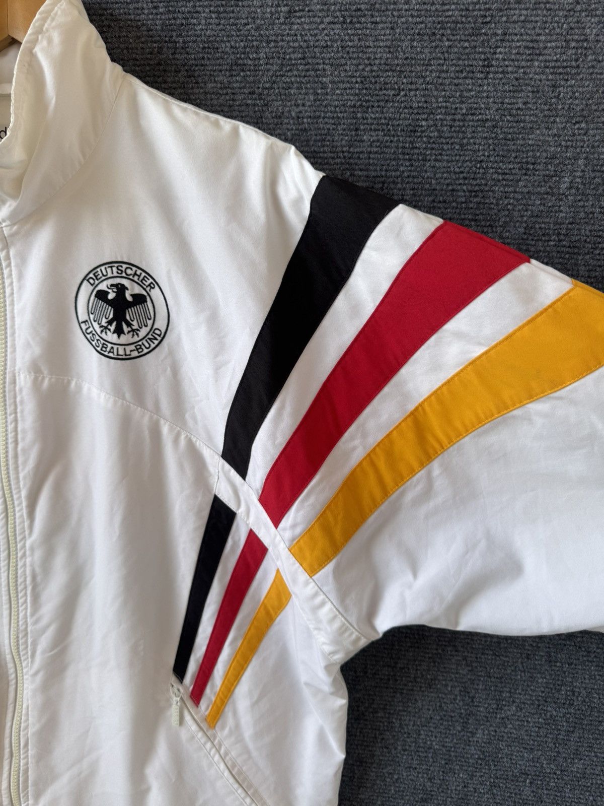 Other VINTAGE 90’s ADIDAS GERMANY 1996 WOVEN TRACK JACKET 🇩🇪🏆 Size US L / EU 52-54 / 3 - 5 Thumbnail