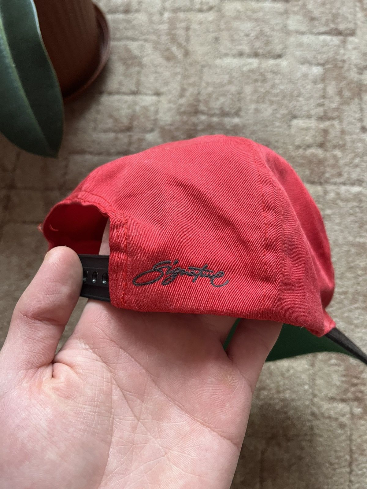 NBA × Vintage Vintage Chicago Bulls NBA 90's Basketball Red Cap Size ONE SIZE - 3 Thumbnail