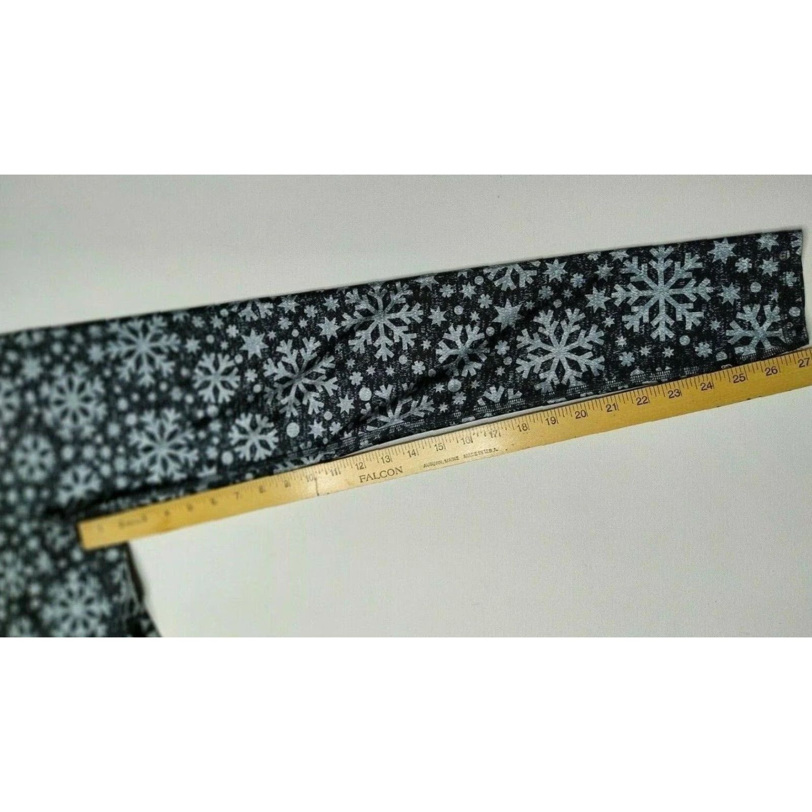 Terez TEREZ Snowflake Print Made In USA Tall Band Stretch Leggings Women Medium EUC Size 32" / US 10 / IT 46 - 7 Thumbnail