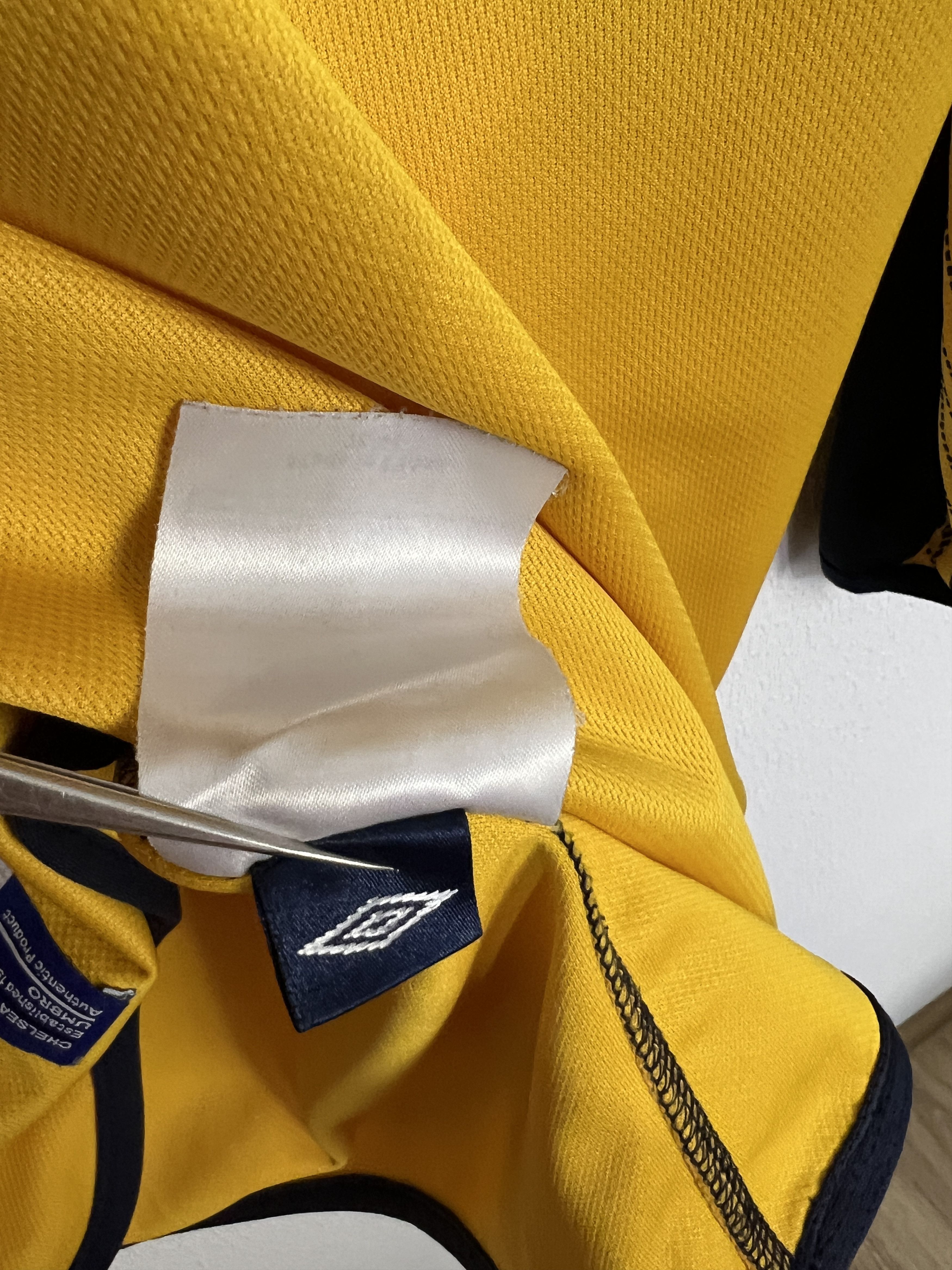 Umbro Chelsea Goalkeeper football shirt 2002 #23 Cudicini Umbro Size US L / EU 52-54 / 3 - 12 Thumbnail