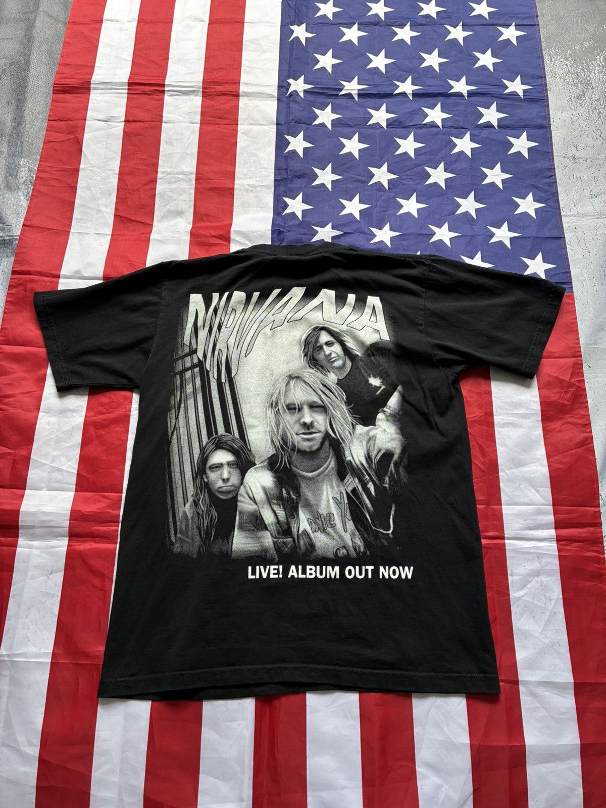 Nirvana 90s Nirvana Live! Album out now black band Tshirt Size US M / EU 48-50 / 2 - 2 Thumbnail