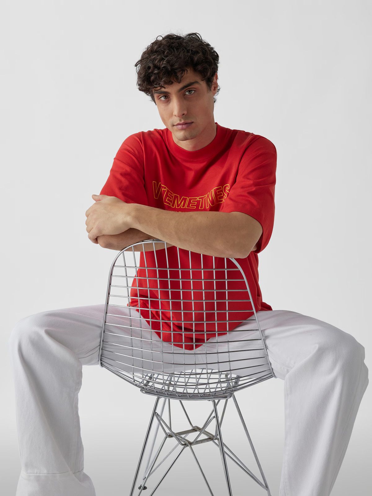 Vetements o1y0924 T-Shirt in Red Size US M / EU 48-50 / 2 - 4 Thumbnail