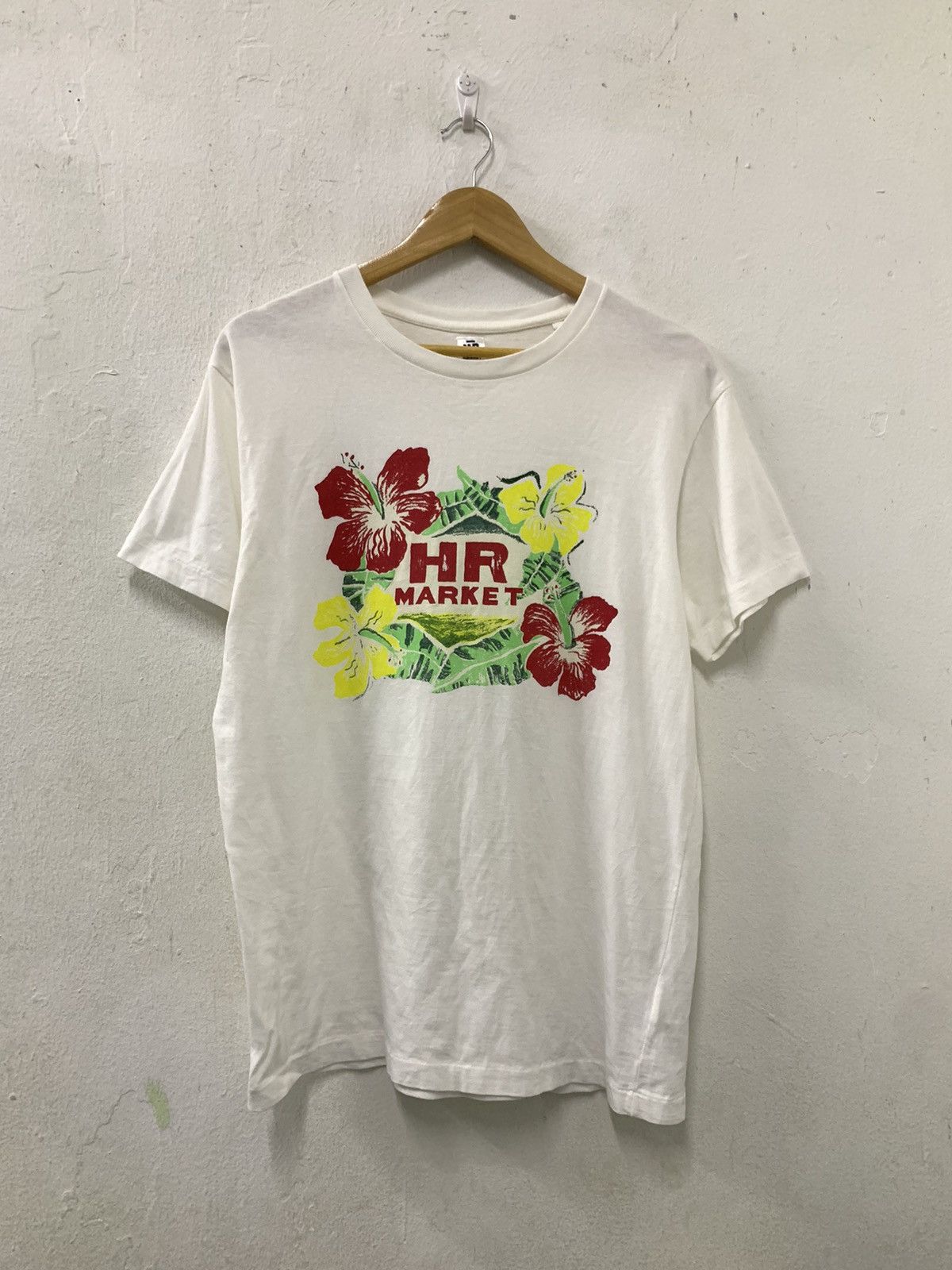 HR Market Floral Motif Big Print