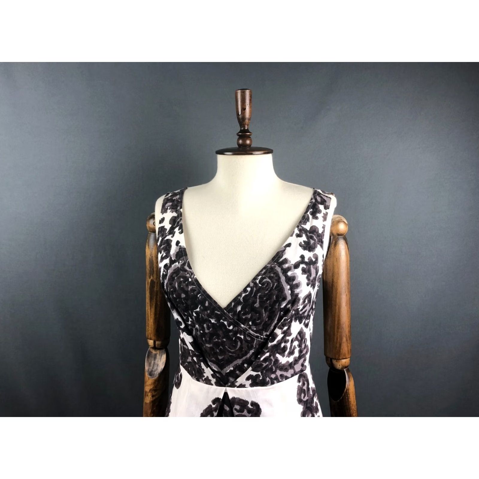 Sportmax Sportmax Women's Sleeveless Dress Cotton White Floral Knee Length A-Line V-Neck 8 USA/Shipped Worldwide Size M / US 6-8 / IT 42-44 - 4 Thumbnail